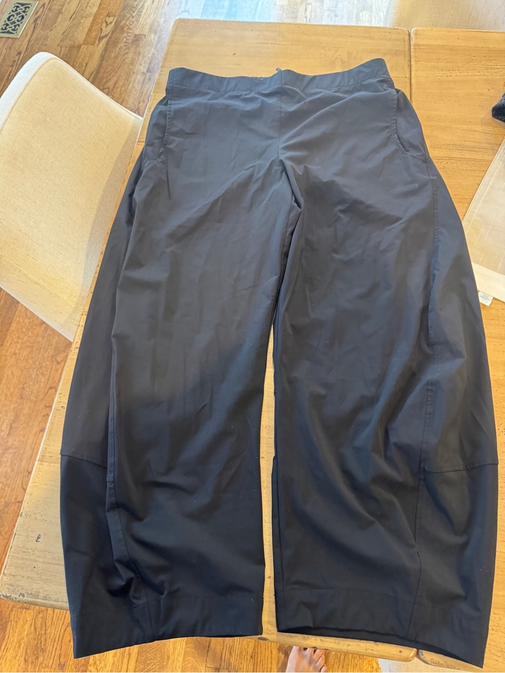 Women's Ruti Black on the loose Elastic-Waist pants